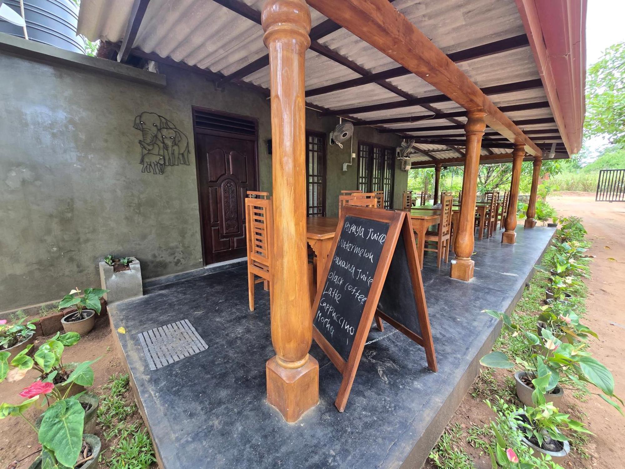 Wilpattu Homestay By Ceylon Exterior photo