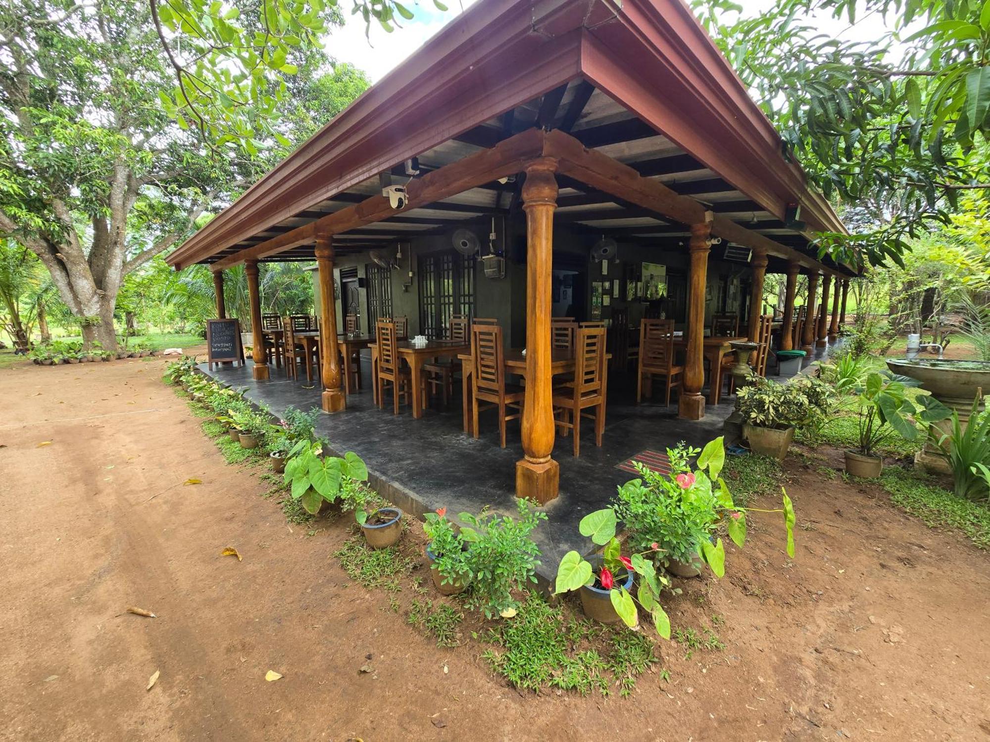 Wilpattu Homestay By Ceylon Exterior photo